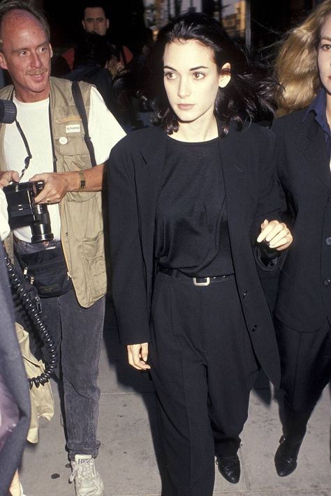 Winona Ryder Style, Winona Ryder 90s, Johnny Depp And Winona, Style Androgyne, Winona Forever, Tokyo Street Fashion, 1990s Fashion, 90s Outfit, Winona Ryder