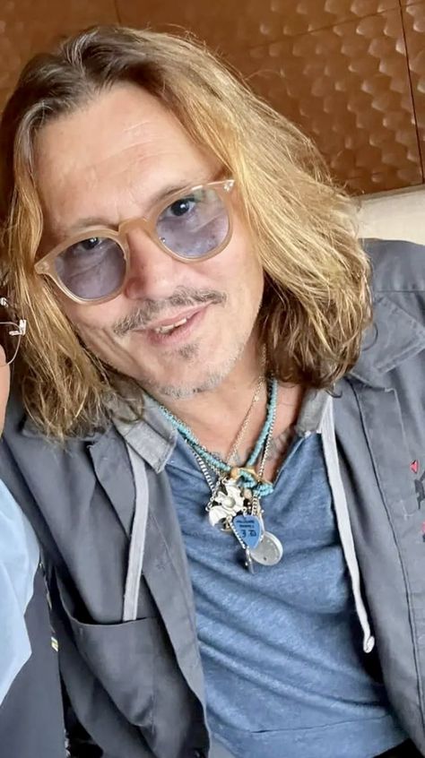 Johnny Depp New Photos 2023, Johnny Depp Selfie Picture 2023, Johnny Depp Selfie, Johnny Depp Recent Photos, Johnny Depp Girlfriend, Johnny Depp 2023, Johnny Depp News, Johnny Depp Hairstyle, Johnny Depp Photos