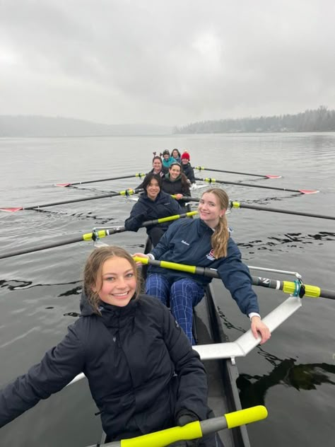 Rowing Practice Outfits, Crew Aesthetic, Rowing Aesthetic Women, Rowing Outfit, Rowing Inspiration, Rowing Boat Aesthetic, Rowing Motivation, Rowing Aesthetic, Rowing Outfit Crew