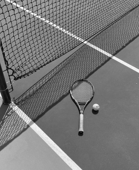 Tennis Court Photoshoot, Court Pictures, Tennis Lifestyle, Tennis Photography, Tennis Pictures, Tennis Aesthetic, Sunny Vacation, Tennis Life, Tennis Fashion