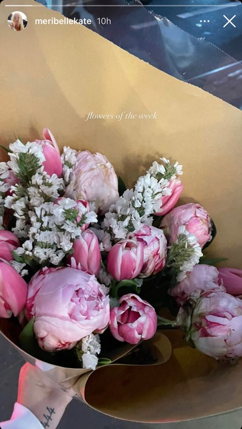 Flower Bouquet Instagram Story, Bouquet Instagram Story, Flower Insta Story, Flowers Instagram Story, Valentine Aesthetic, Story Content, Purple Flower Bouquet, Birthday Room, Birthday Room Decorations