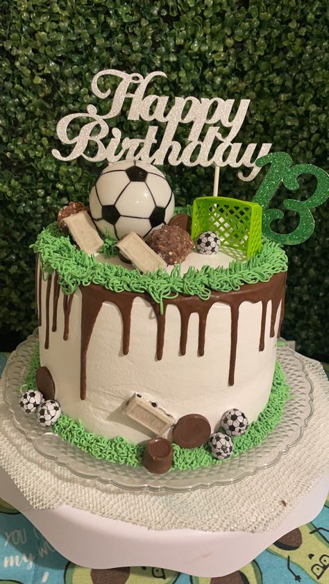 Bolo Do Barcelona, Football Cake Design, Birth Cakes, Soccer Birthday Cakes, Pink Cake Toppers, Football Birthday Cake, Soccer Cake, Soccer Birthday Parties, Football Cake