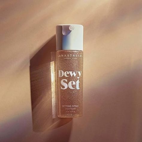 Anastasia Beverly Hills - Dewy Set Setting Spray Makeup Blending, Makeup Advice, Powder Contour, Smooth Face, Anastasia Beverly Hills Makeup, Makeup Setting Spray, Glow Kit, Skin Prep, Makeup Designs