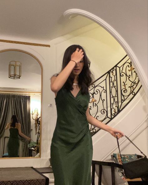 Dark Green Dress Aesthetic, Astoria Greengrass Aesthetic, Green Dress Aesthetic, Astoria Greengrass, Aesthetic Harry Potter, Green Slip Dress, Classy Prom Dresses, Dress Aesthetic, Grad Dresses