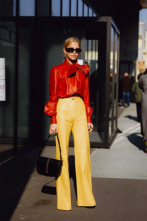 hide and seek London Street Fashion, Paperbag Hose, Tokyo Street Fashion, Yellow Pants, La Fashion Week, Colour Blocking, Looks Street Style, Street Style Trends, Summer Fashion Trends