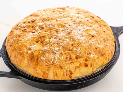 Cast Iron Skillet Breads, Bisquick Shortbread Recipe, Skillet Bread Stovetop, No Knead Skillet Bread, Skillet Bread Cast Iron, Three Ingredient Bread, Cast Iron Skillet Bread Recipes, Skillet Bread Recipes, Buttery Bread Recipe