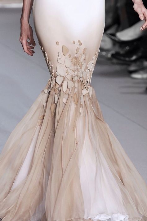 Bottom Stephane Rolland, فستان سهرة, Couture Details, Couture Gowns, Gorgeous Gowns, Elie Saab, Looks Style, Beautiful Gowns, Fashion Details