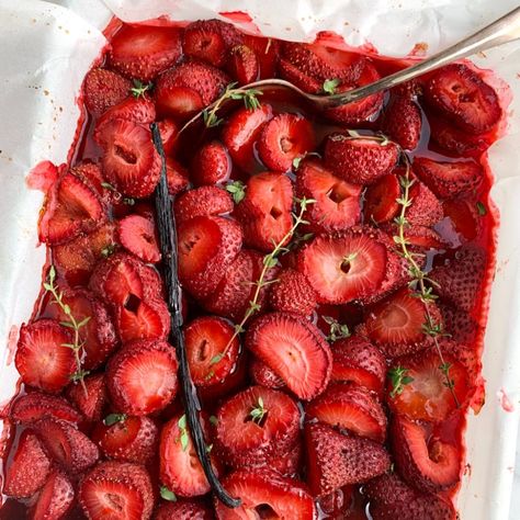 Strawberry Thyme Cake, Strawberry Healthy Dessert, Oven Dried Strawberries, Emergency Meals, Bbq Dessert, Aphrodisiac Foods, Bbq Desserts, Ottolenghi Recipes, Roasted Strawberries