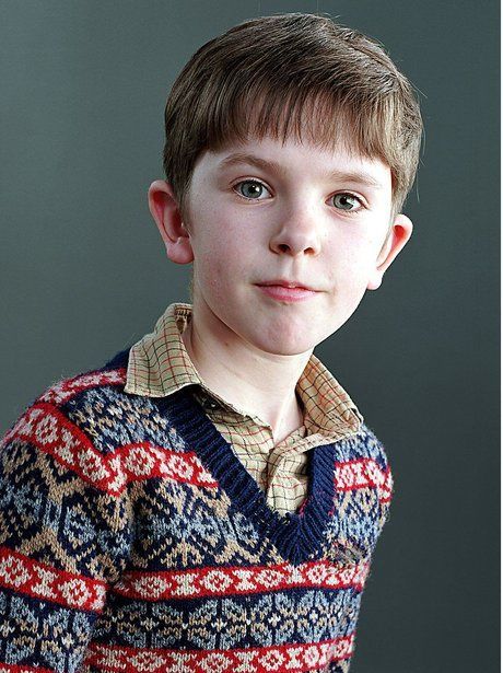 Charlie Bucket Charlie Bucket, Charlie Chocolate Factory, Actors Then And Now, Hulk Character, Charlie And The Chocolate Factory, Book Day Costumes, Freddie Highmore, Tv Program, Good Doctor