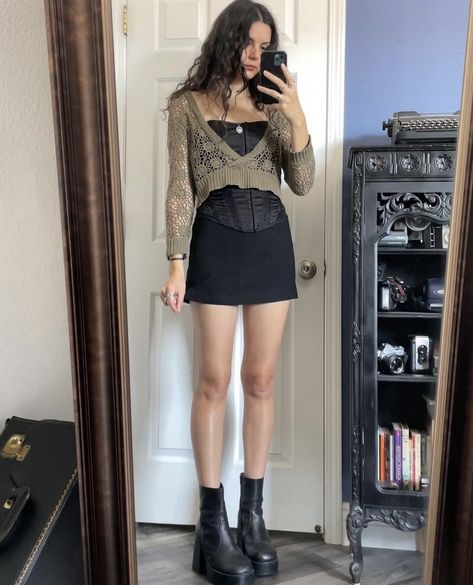 Rock Star Outfit, Goddess Outfit, Outfits For Teens, Aesthetic Clothes, Fashion Inspo Outfits, Spring Outfits, Dream Closet, Clothing Items, Cool Outfits