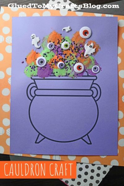 Pom Pom Stamped Cauldron - Glued To My Crafts - Let's Get Crafty! Cauldron Printable, Cauldron Craft, Halloween Lesson Plans, Witch's Cauldron, Halloween Art Projects, Black Cauldron, Carte Halloween, Fun Halloween Crafts, Halloween Preschool