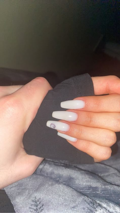 Letter C Nail Design, White Nails With Letter On Ring Finger, Nails With The Letter C On Them, Letter Initial Nail Ideas, Nails With A C Initial, Letter C On Nails, Nails With C Initial, C Initial Nails, White Nails With Initial