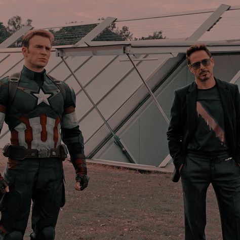 Steve Rogers Tony Stark, Tony Stark X Steve Rogers, Steve Rogers And Tony Stark, Tony Stark And Steve Rogers, Steve Rogers Icon, Tony Stark Steve Rogers, Stony Avengers, Steve And Tony, Marvel Series