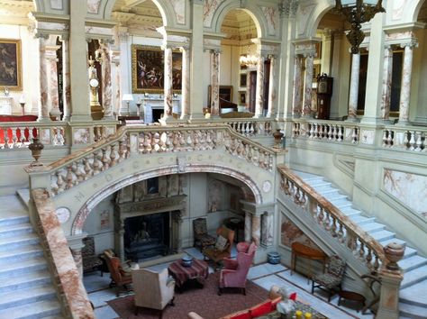 Large Staircase, Manor Entrance Hall, Entrance Door Decor, Classic Staircase, Dream House Aesthetic, Double Staircase, Marble Stairs, India Architecture, Neoclassical Architecture