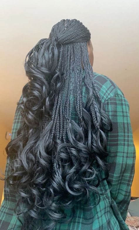 Braids With French Curls At The End, Layered Spanish Curl Braids, Layers French Curl Braids, Layered Boho French Curl Braids, Curl French Braid, Knowles’s French Curl Braids, Small Box Braids Hairstyles, Hair Styels, Vacation Hairstyles