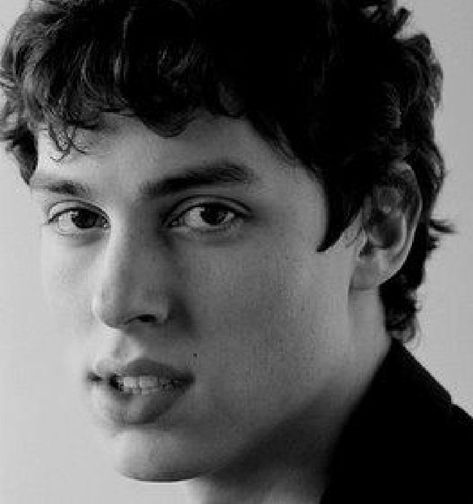 John Francis Daley Lance Sweets, John Francis Daley, Bones Tv Series, Bones Tv Show, Freaks And Geeks, Sharp Dressed Man, Hot Actors, Tom Hardy, Smash Cake