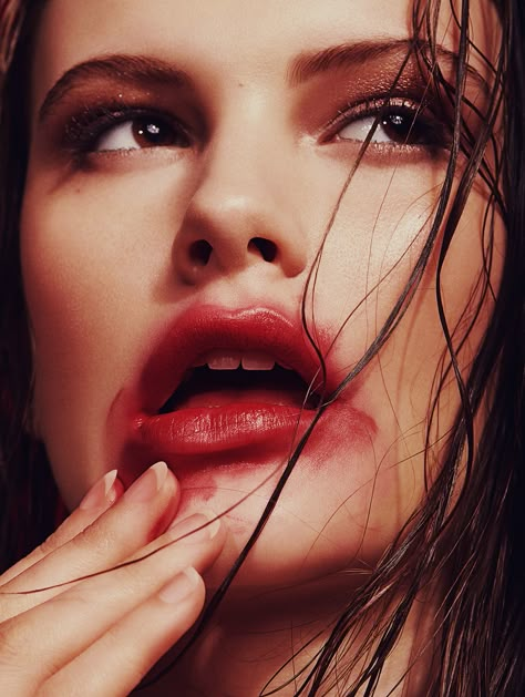 Smudged Lipstick Photography, Red Lipstick Smudge Aesthetic, Red Lipstick Editorial, Smeared Red Lipstick Aesthetic, Smeared Red Lipstick, Smudged Red Lipstick, Smeared Makeup Aesthetic, Smeared Lipstick Aesthetic, Messy Red Lipstick