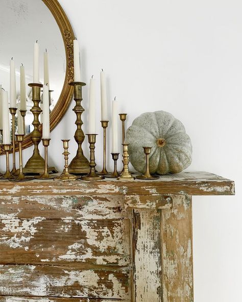 Brass Candlesticks Decor, Farmhouse Antique Decor, Thrift Decor, Antique Brass Candlesticks, Cozy Thanksgiving, Candle Stick Decor, Farmhouse Style Living Room, Vintage Farmhouse Style, Fall Farmhouse