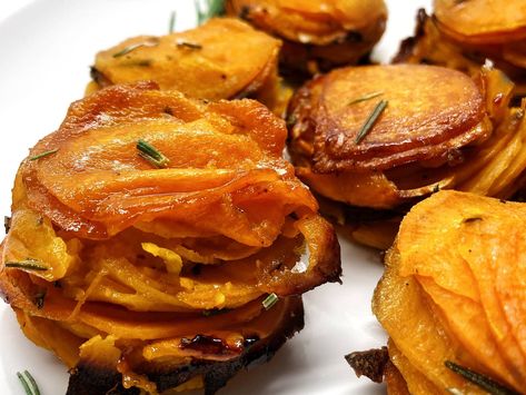 Potato Stacks Muffin Tins, Hassleback Sweet Potatoes, Sweet Potato Appetizers, Sweet Potato Stacks, Sweet Potato Cupcakes, Sweet Potato Gratin, Potato Stacks, Sweet Potato Slices, Sweet Potato Muffins