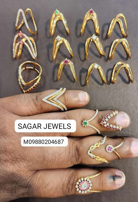 Vanki Designs Jewellery, Vanki Ring Design, Vanki Ring, Fine Jewelry Photography, Ombre Rings, Model Blouse, Gold Jewelry Simple Necklace, Rings Collection, Bangles Design