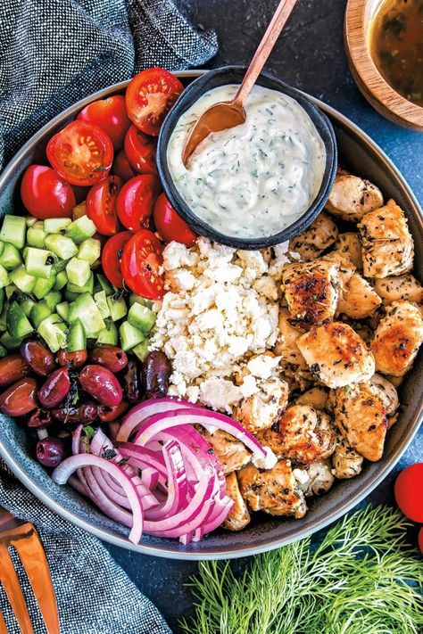 Low Carb Greek Chicken, Greek Chicken Recipe, Chicken Salad Bowls, Greek Chicken Bowls, Salad Appetizer Cups, Appetizer Cups, Greek Chicken Salad, Bowls Recipes, Chicken Bowls