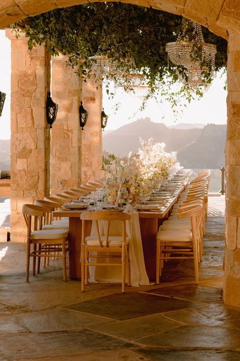 Malibu Rocky Oaks Wedding, Malibu Rocky Oaks, Elegant Wedding Inspiration, Dream Wedding Decorations, Wedding Spain, Tuscan Wedding, Dream Wedding Venues, Lake Como Wedding, Villa Wedding