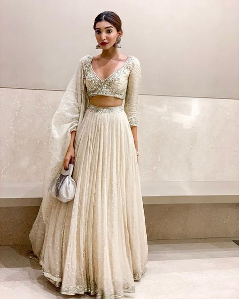 Juhi Godambe on Instagram: “@abhinavmishra_ mishra creates art ❤️ uh! Always obsessed with his mirror work detailing • My outfit on #ThePDAffair D-Day ❤️” Juhi Godambe, Chanderi Lehenga, Asian Bridal Dresses, Bridal Dresses Pakistan, Asian Bridal, Party Wear Indian Dresses, Indian Wedding Outfits, Indian Attire, Mirror Work