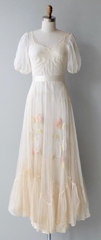 4e6cd95227cb0c280e99a195be5f6615desc45215702ri 1930s White Dress, Twilight Dresses, Heavenly Fashion, 30s Aesthetic, Vintage 1930s Dress, 30s Dress, 1930s Dress, Vintage Gowns, 1930s Fashion