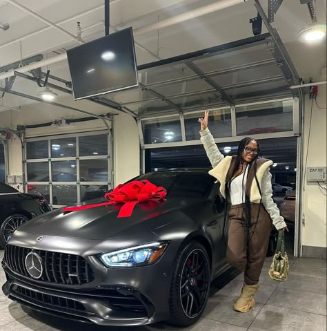 Dess Dior And Future, New Car Picture, Sza Aesthetic, Dess Dior, Driving Theory, Black Hair Extensions, Girl Lifestyle, Rich Girl Lifestyle, Luxury Lifestyle Dreams