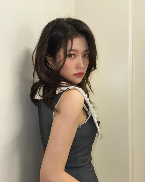 Velvet Wallpaper, Kim Yerim, February 22, Girl Cakes, Girls Generation, Kpop Girl Groups, Instagram Update, Role Models, Korean Girl