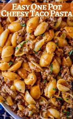 Just 5 ingredients in this Cheesy Taco Pasta! So delicious! Cheesy Taco Pasta, Mexikansk Mat, Resep Pasta, Dinner Then Dessert, Taco Pasta, Ground Turkey Recipes, Beef Recipes Easy, Beef Recipes For Dinner, Recipes For Dinner