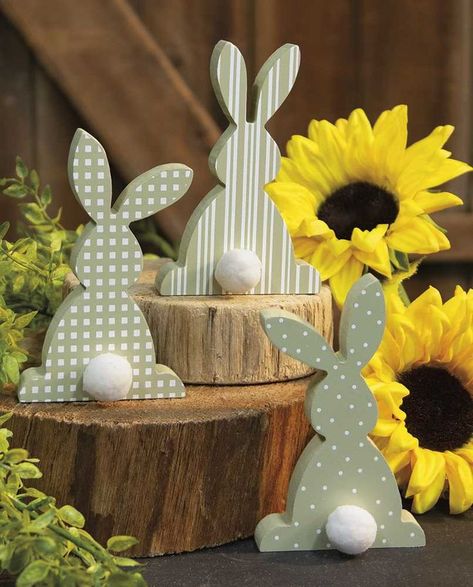 Wooden Easter Decor, Chunky Bunny, Wooden Easter Decorations, Farmhouse Spring Decor, Wood Bunny, Easter Wood Crafts, Wooden Bunny, Easter Craft Decorations, Easter Bunny Crafts