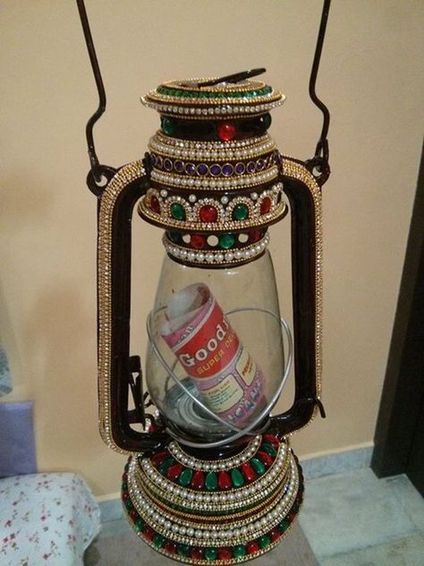 lalten decorations Lantern Decorations, Newspaper Crafts Diy, Lantern Art, Painted Pots Diy, Diy Diwali Decorations, Kitchen Gadgets Unique, Diwali Craft, Wine Bottle Diy Crafts, Wedding Crafts Diy