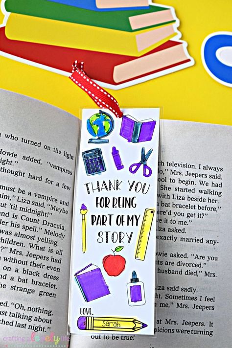 Teacher Appreciation Bookmark, Free Teacher Appreciation Printables, Teacher Appreciation Diy, Handmade Teacher Gifts, Homemade Bookmarks, Free Printable Bookmarks, Teacher Appreciation Gifts Diy, Ideas For Teachers, Free Printable Crafts