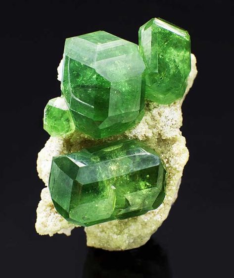 Africa Countries, Minerals Crystals Rocks, Earth Photos, Demantoid Garnet, Mining Company, Beautiful Crystals, Jewellery Marketing, Beautiful Stones, Gemstones And Crystals