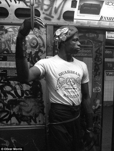 Guardian Angel Pictures, Nyc History, New York Subway, Nyc Subway, Guardian Angels, Vintage New York, Street Culture, Concrete Jungle, City Photography