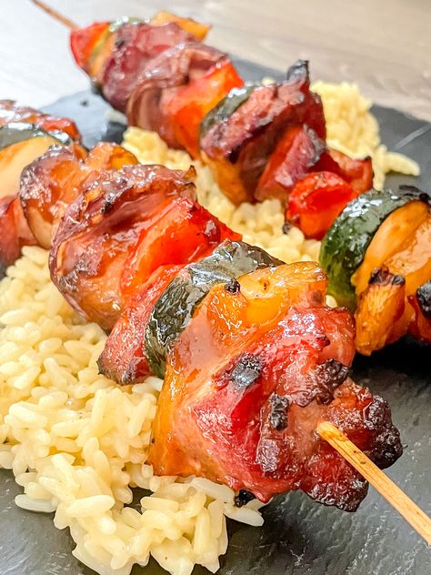 Shish Kabobs On Smoker, Hawaiian Pork Skewers, Traeger Kabobs, Smoked Kabobs Chicken Skewers, Pork Shish Kebabs Recipes, Smoked Chicken Kabobs, Smoked Skewers, Pork Loin Skewers, Smoked Kabobs