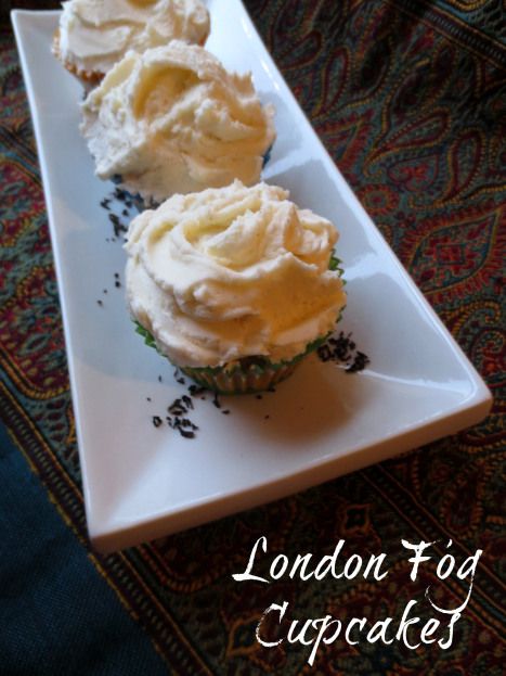 London Fog Cupcakes London Fog Cake, London Fog Recipe, London Fog Tea, Tea Cupcakes, Tea Cookies, Vanilla Syrup, Grey Tea, Fancy Desserts, Earl Grey Tea