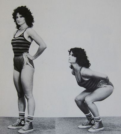 squat Lisa Lyon, Robert Mapplethorpe, Body Building Women, Body Building, Lyon, Bodybuilding, Wonder Woman, Photographer, Building