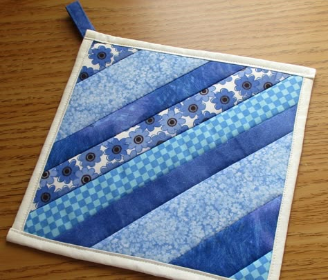 Sewing For The Kitchen Ideas, Quilt As You Go Pot Holders Potholders, Potholder Quilt Patterns, Quilt As You Go Potholders, Jelly Roll Hot Pads, Quilt As You Go Potholder Tutorial, Jelly Roll Pot Holders, Self Binding Potholder, Easy Pot Holders To Sew