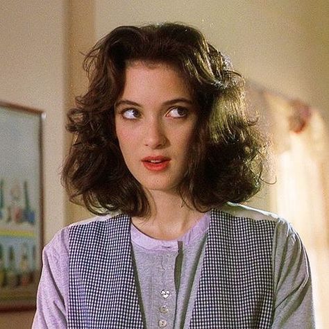 80s Winona Ryder ❤️ • • • #winonaryder #80s #80sfilm #80smovies #80snostalgia #ilovethe80s #1980s #80smusic #80sfan #80sfans #80smovie… Heathers Movie, 90s Grunge Hair, Winona Forever, Veronica Sawyer, 80s Hair, Winona Ryder, Grunge Hair, Look Cool, Hair Goals