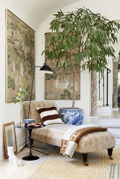 Chinoiserie Planter, Neutral Dining Room, Timeless Bathroom, Indoor Trees, Set Sofa, Living Room Corner, Room Corner, Colourful Living Room, Chinoiserie Chic