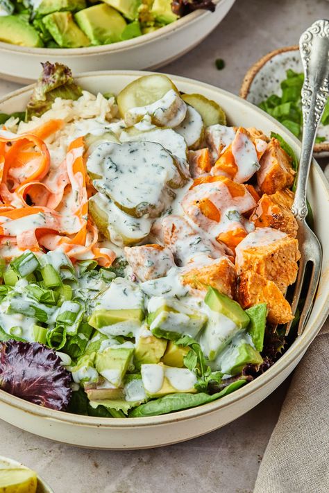 If you’re looking for an easy, flavorful, and satisfying meal, these Buffalo Chicken Bowls are it! Topped with high protein dressing, avocado, tons of veggies, and cooked rice, you will not believe how delicious and easy these bowls are. Ready from start to finish in just 25 minutes! High Protein Buffalo Chicken Bowl, Chicken Bowls Healthy Meal Prep, Protein Dressing, Buffalo Chicken Bowl, Buffalo Chicken Bowls, Chicken Bowls Healthy, Supper Idea, Healthy Ranch Dressing, 2024 Meals