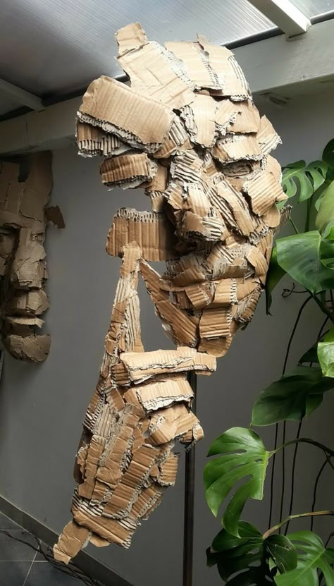 Wearable Sculpture Art, Sculpture Portfolio, Cardboard Art Sculpture, Sculpture Diy, Cardboard Sculpture, Children's Activities, Trash Art, Alberto Giacometti, Paper Mache Sculpture