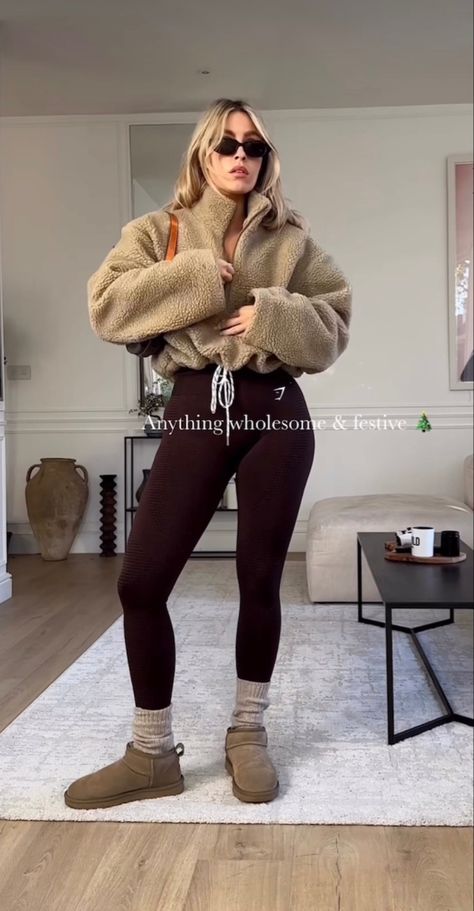 Casual Winter Outfits Comfy 2023, Cold Fancy Outfit, Cozy Bonfire Outfit, Cozy Movie Theater Outfit, Caribou Uggs Outfit, Wyoming Outfit Winter, Movie Outfits Date Comfy, Fall Beanie Outfit, Warm Cozy Outfits