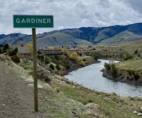 Things to Do in Gardiner, Montana in Summer - TravelingMel Gardiner Montana, Yellowstone Hot Springs, Yellowstone National Park Vacation, Florida Travel Destinations, Yellowstone Vacation, Yellowstone Trip, Girls Trips, National Lampoon, Yellowstone River