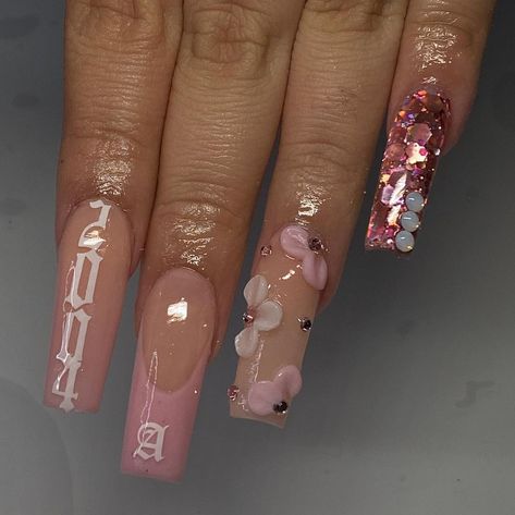 2003 Nails Design, 20th Birthday Nails Ideas, Beautiful Birthday Nails, 20th Nail Ideas, 2003 Birthday Nails, Acrylic Nails For Birthday, December Birthday Nails Acrylic, Aesthetic Birthday Nails, Nails 21st Birthday