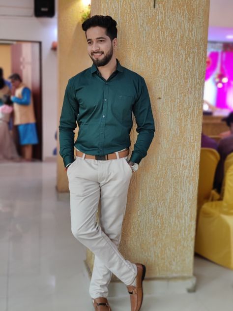 Formal Colour Combination For Men, Cream Jeans Outfit Men, Formal Pent Shirts For Men, Pant Shirt Combination Men, Shirt Combination Men, Formals For Men, Creative Snapchats, Handsome Indian Men, Eyes Images