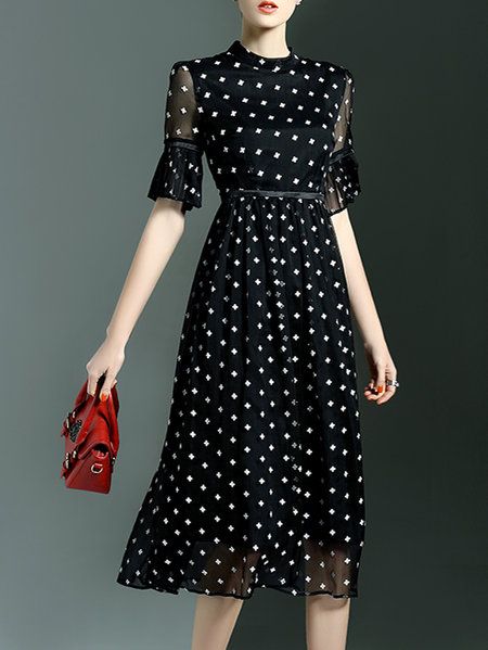 I need this in my life Casual Prom Dresses, Rok Midi, Midi Dress With Sleeves, Mode Inspiration, Trendy Dresses, Polka Dot Dress, Dot Dress, White Polka Dot, Modest Fashion