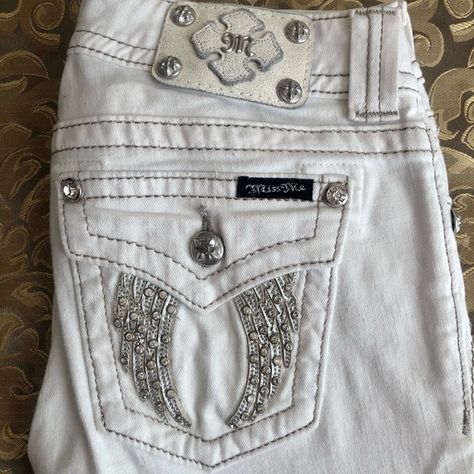 White Miss Me Skinny Jeans Size 27 White Miss Me Jeans, Angel Wing Design, Diamond Angel, Angel Wings Design, My Needs, Wing Design, 2000s Fashion Outfits, Jeans Outfit, Miss Me Jeans